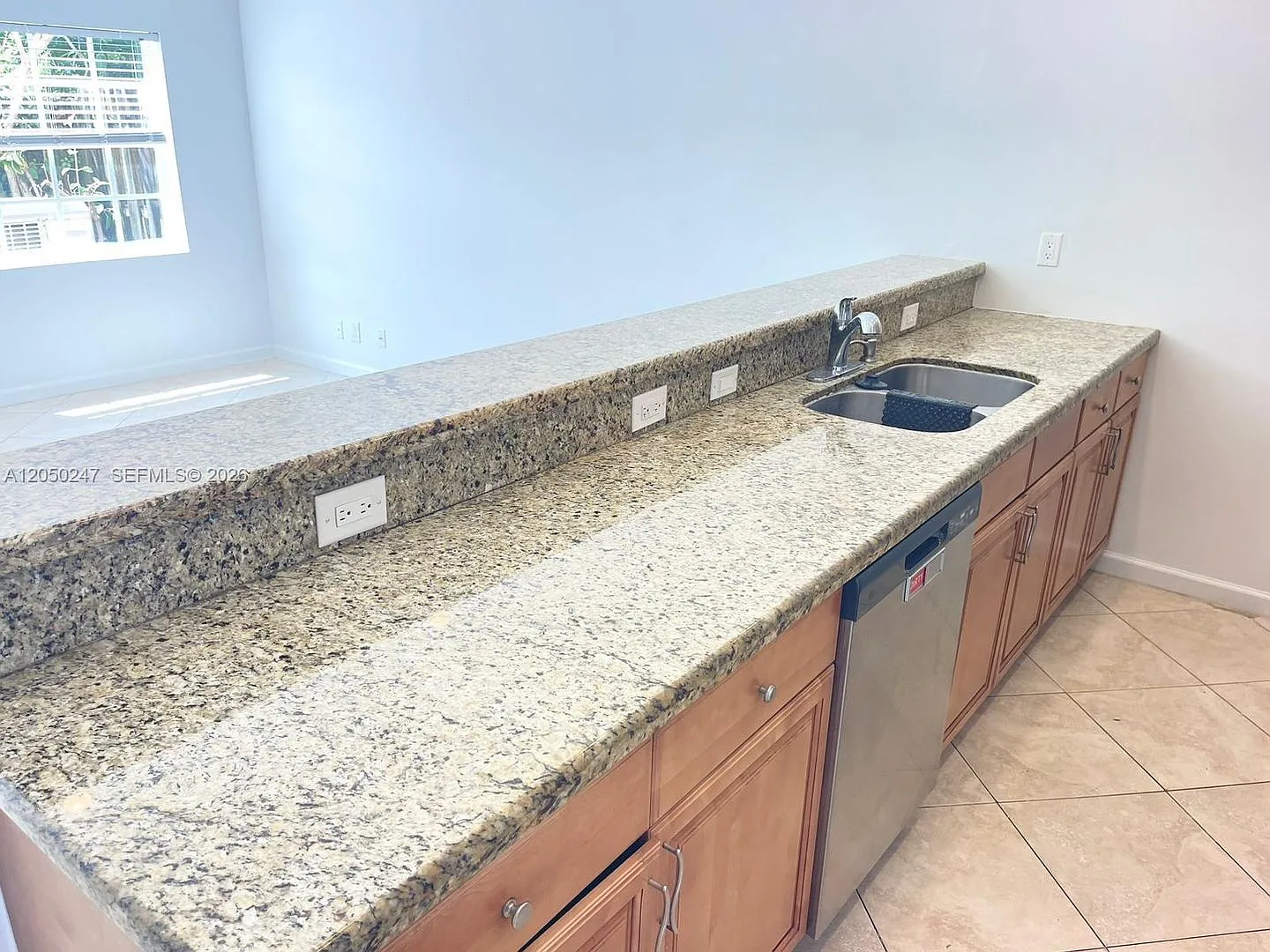 2307 Washington Street 4, Hollywood, FL 33020 - 5904 — Photo 2