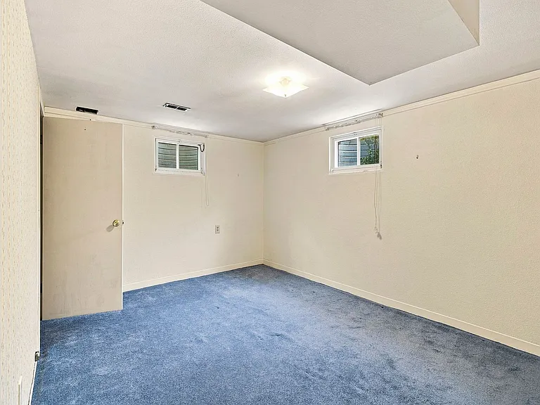 513 Harvard Ln — Photo 18