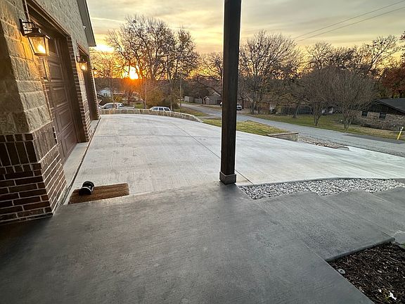 5th image of 8912 Holt St