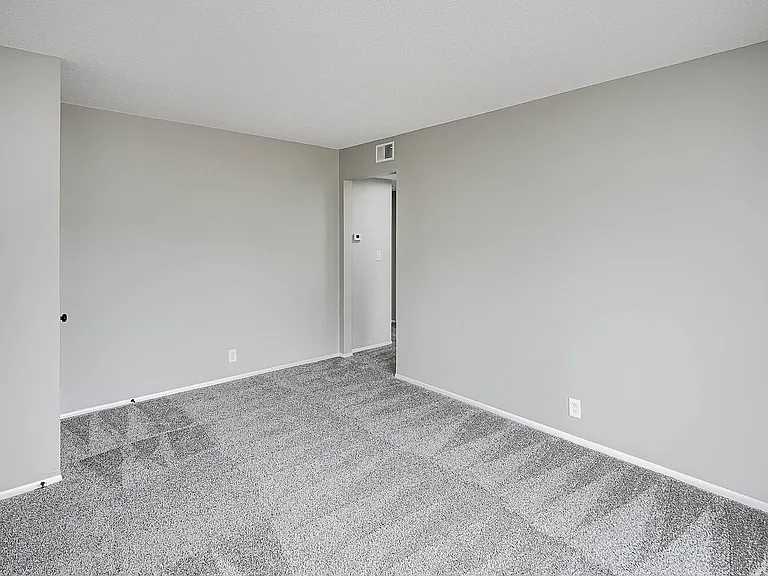 605 S Washington St #14 — Photo 17