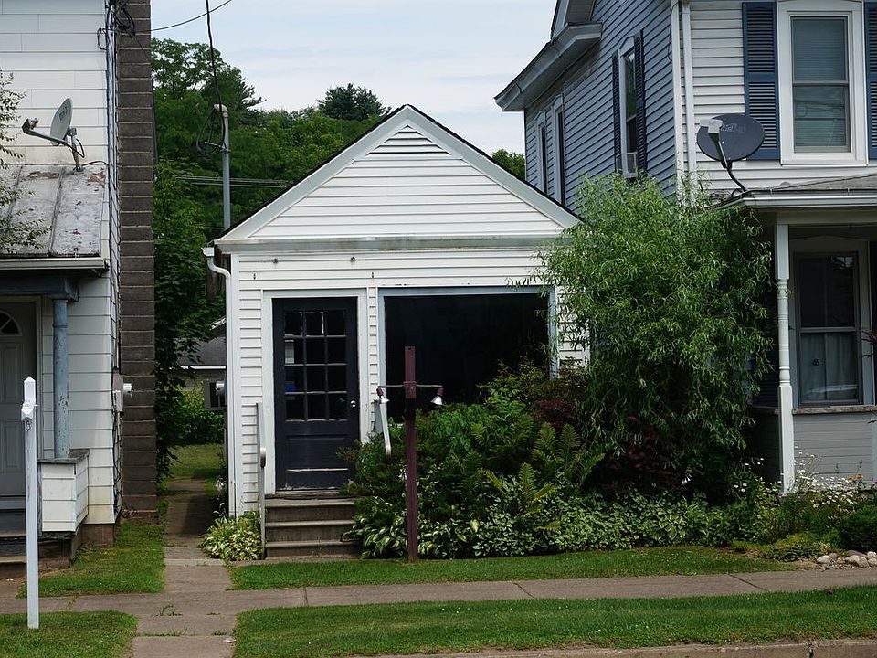 2nd image of 531 W Main St