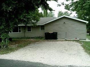 N1150 Rosewood Dr, Genoa City, WI 53128