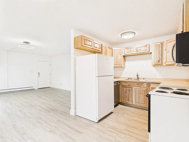 2663 Turner St #4 — Photo 2