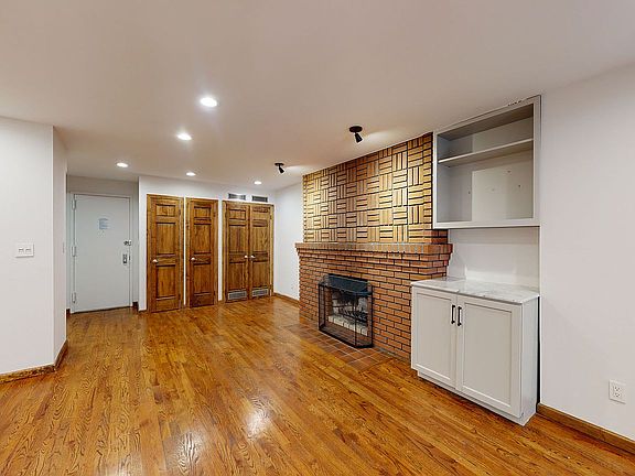 5th image of 308 W 77th St