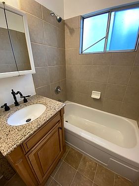 4th image of 2542 Osborne Ave #1