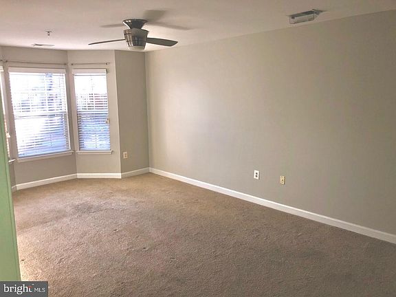 4th image of 633 Admiral Dr Unit 205