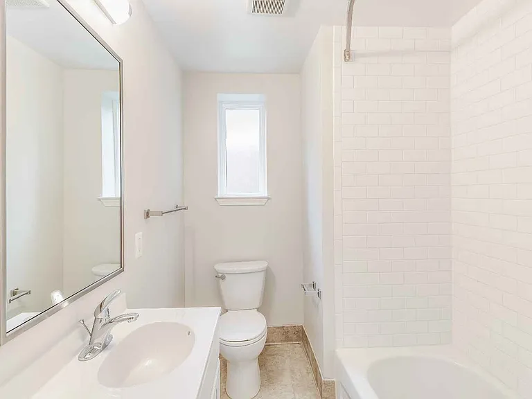 Parkview Manor — Photo 11