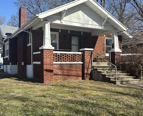1001 E Loren St Photo 1