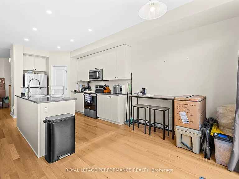 709 Namur St — Photo 8