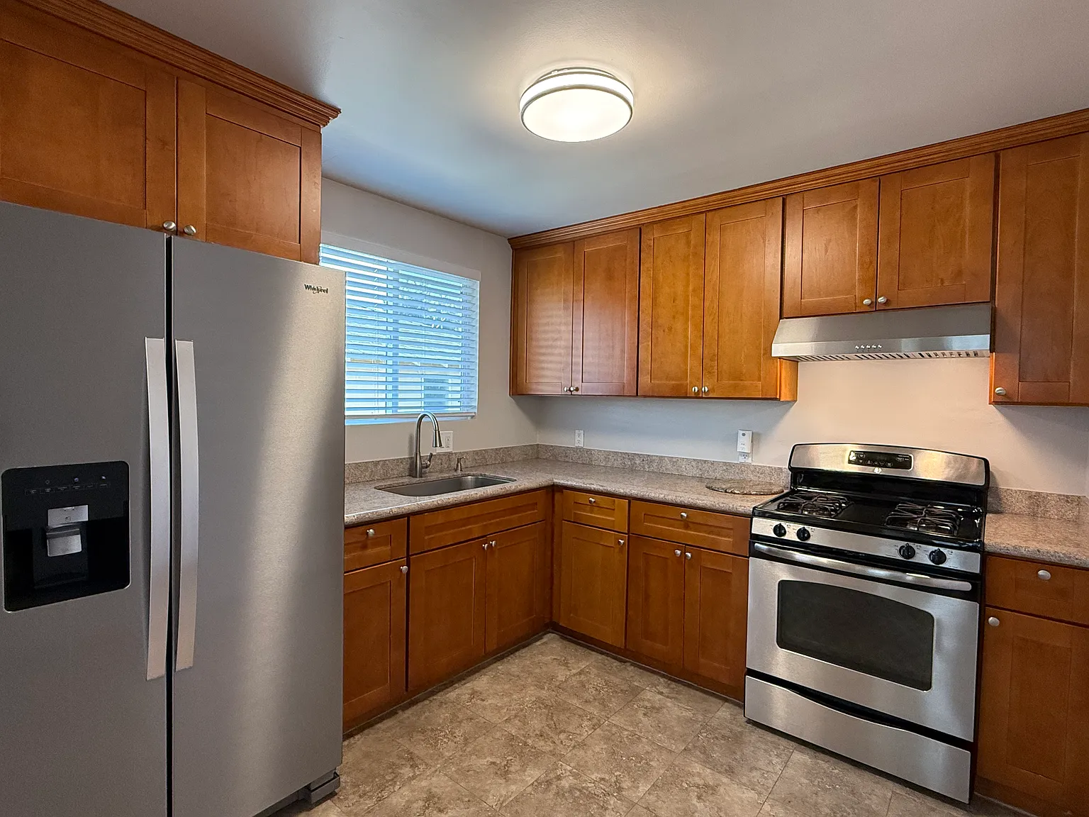 2 bed, 960 sqft, $2,500 — Photo 2