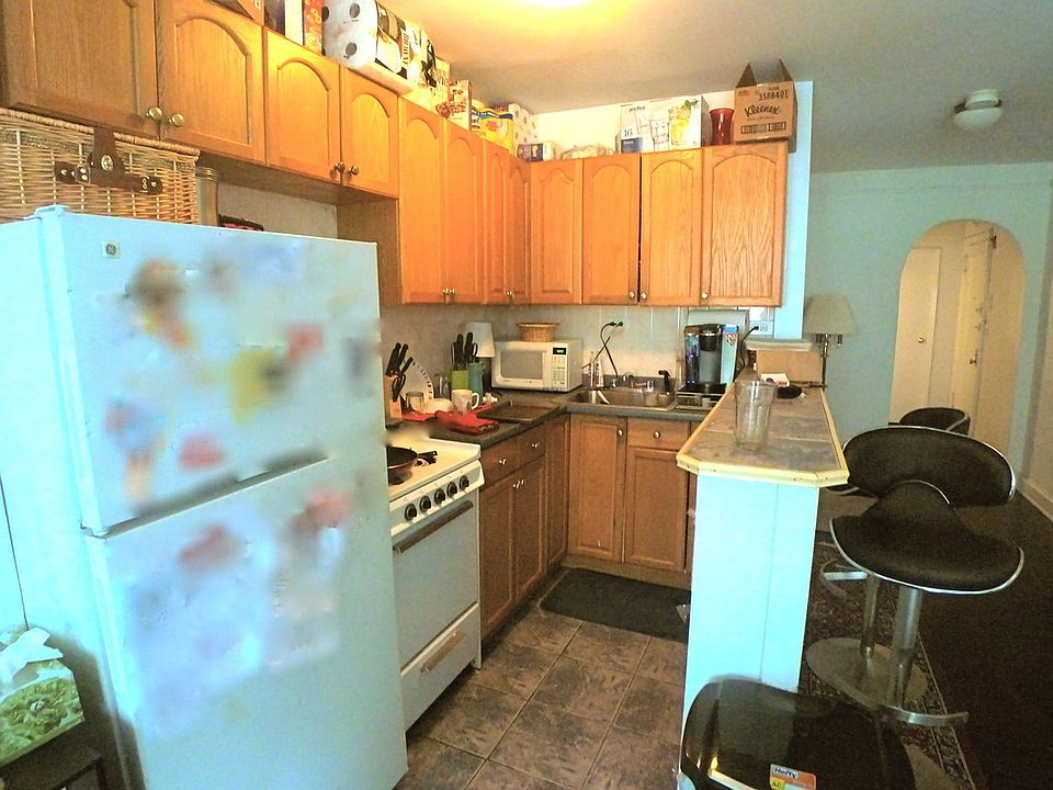 2nd image of 1461 3rd Ave APT 3