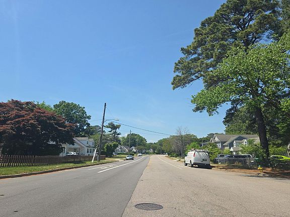 4th image of 3828 Robin Hood Rd