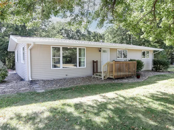 994 198th Pl, Pella, IA 50219