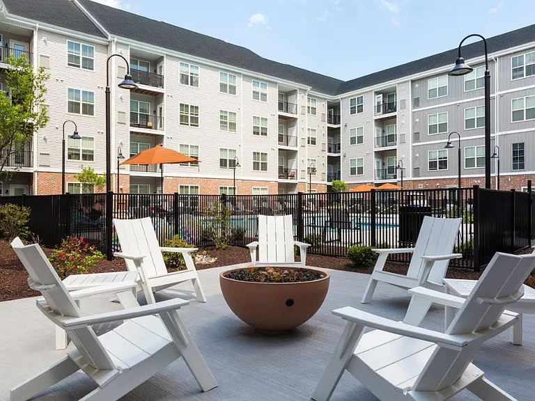 1 Kennedy Flats Apartments — Photo 34