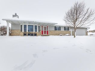 1809 Swagosa Dr, Maquoketa, IA 52060