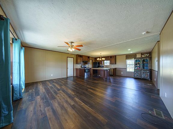 4th image of 536 Melon Dr
