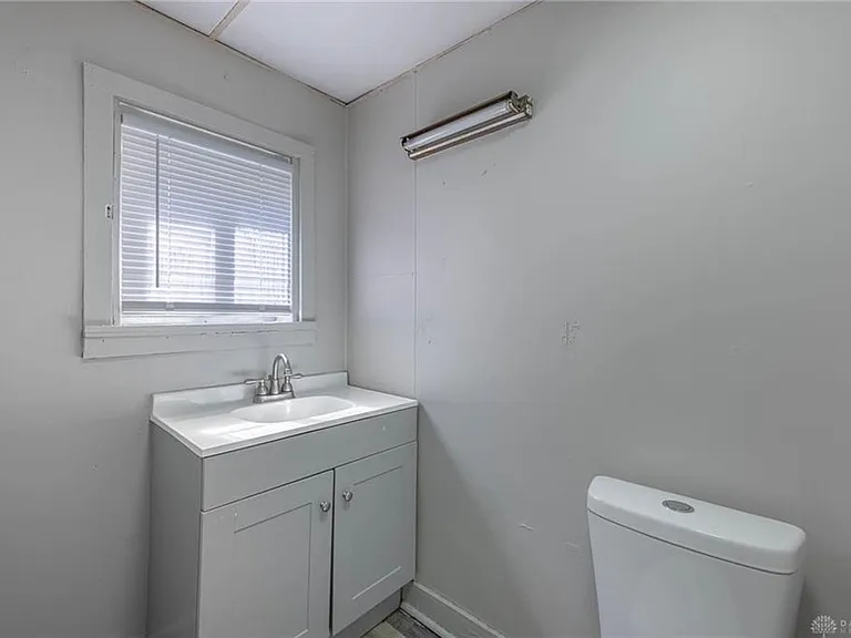 539 S Monroe St — Photo 10