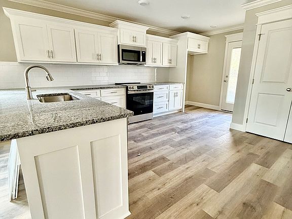 3rd image of 110 Morgan Pl
