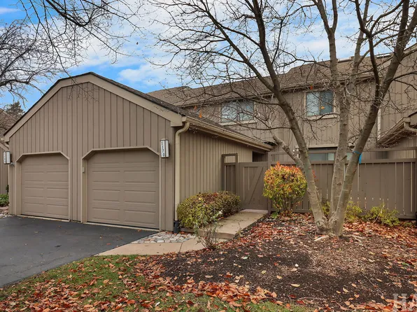 1170 Oak Hill Rd, Lake Barrington, IL 60010