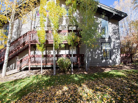 5th image of 150 Wood River Dr #B4