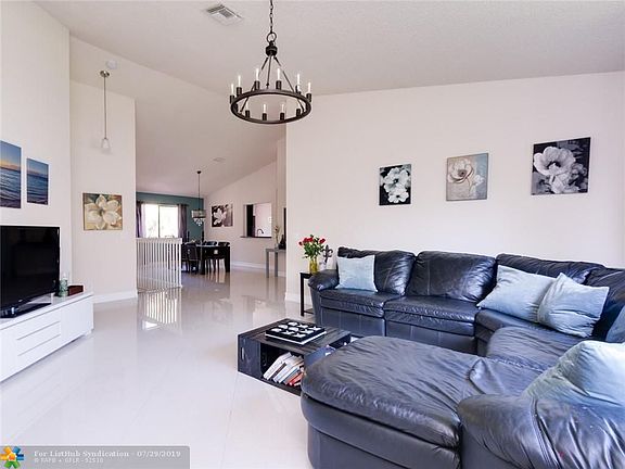 4th image of 10545 NW 10th St #D-128