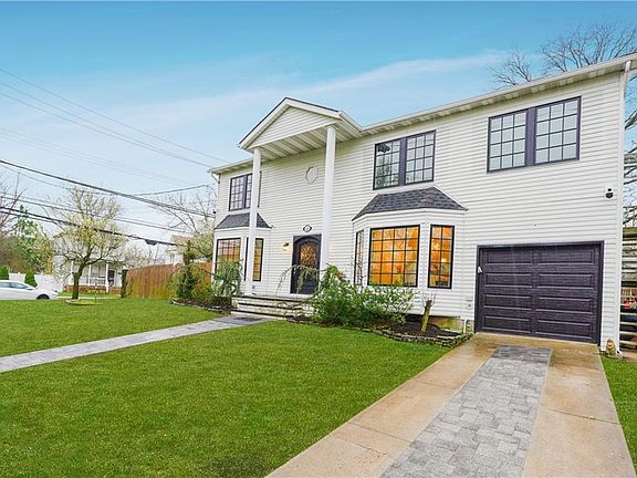 2nd image of 8 Parkwood Ave