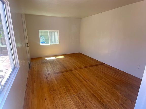 4th image of 451 N Chorro St
