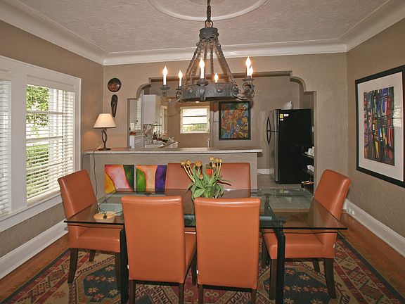 Formal Dining Room 