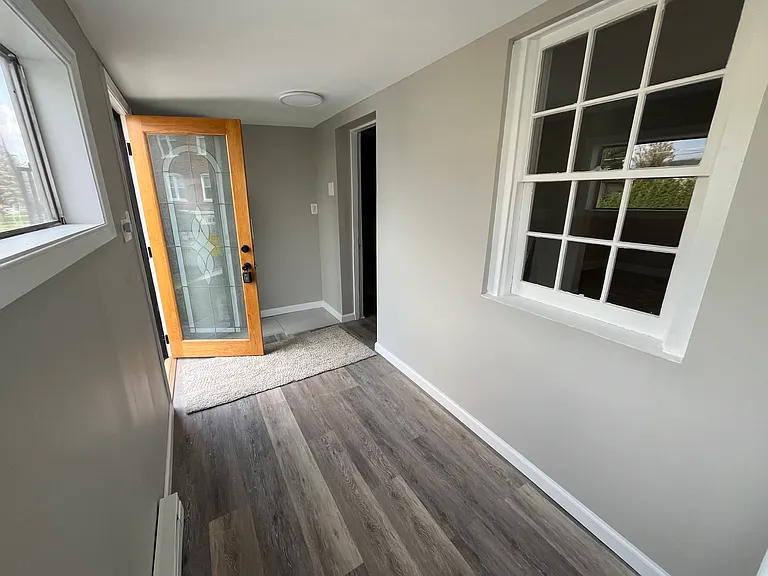 214 Somerset St — Photo 3