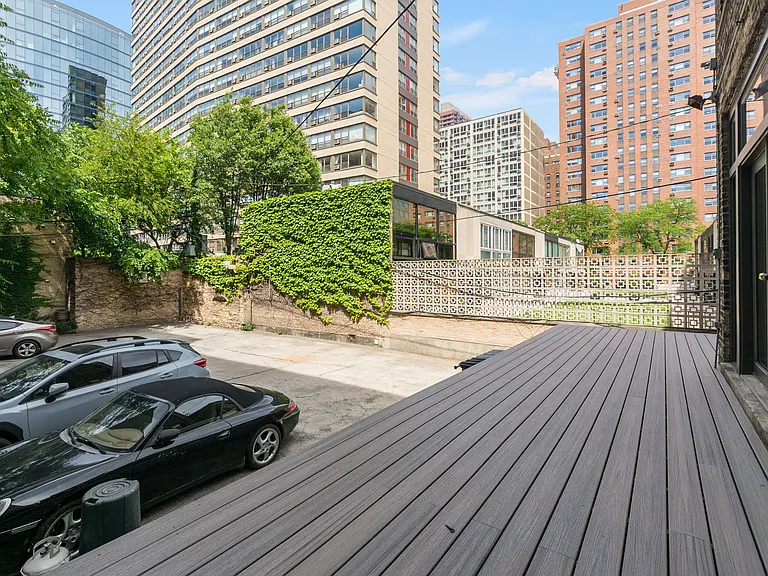 416 W Surf St #101 — Photo 19