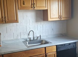 104 Charles St FLOOR 2, Bridgeport, CT 06606