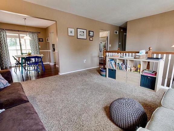 5th image of 440 Highland Dr