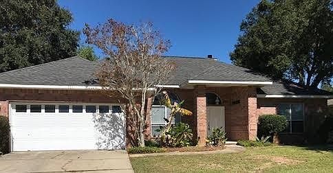 1st image of 304 Williamsburg Dr