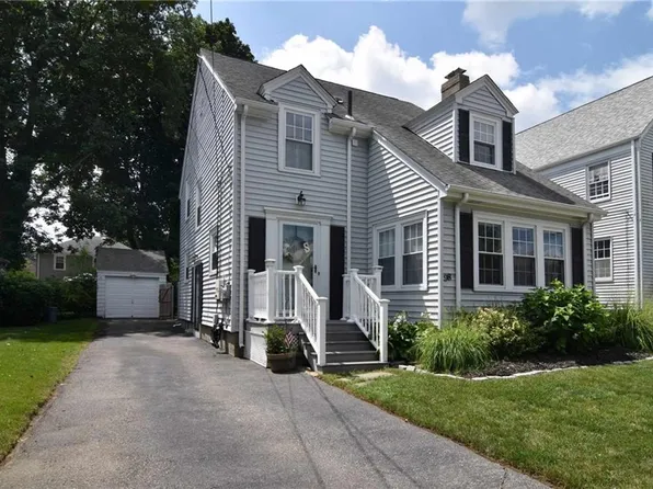 98 Longwood Ave, Warwick, RI 02888