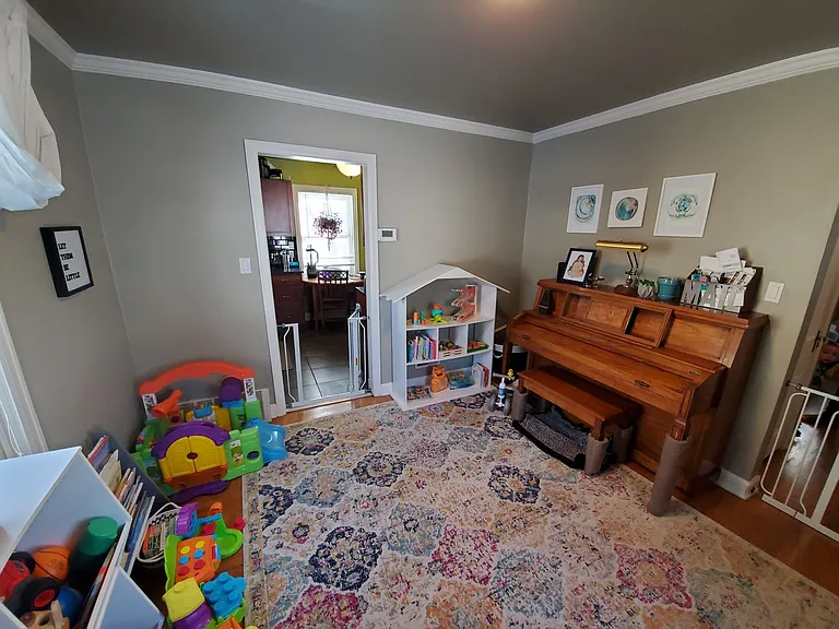 4248 S Pine Ave — Photo 8