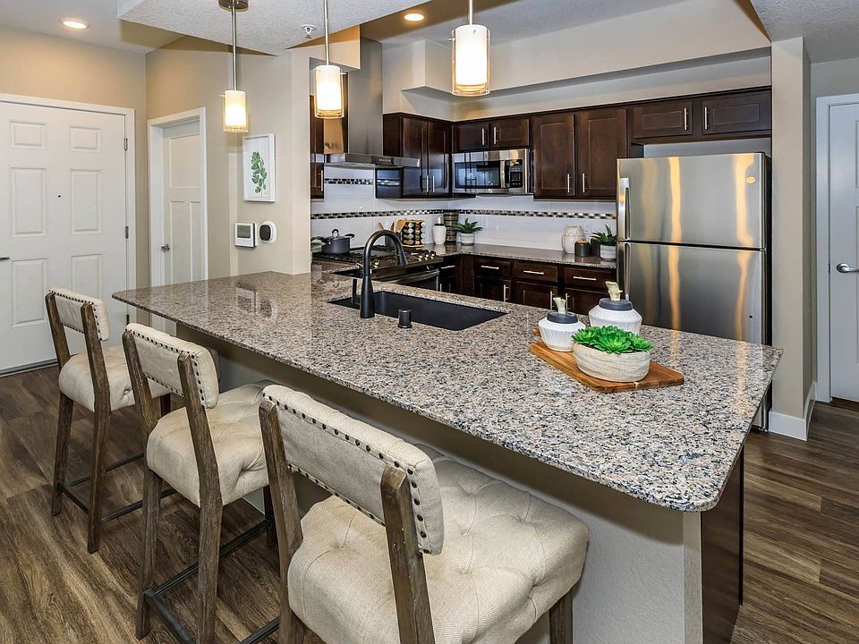 B2 1175 SQ FT 2 Bed 2 Bath