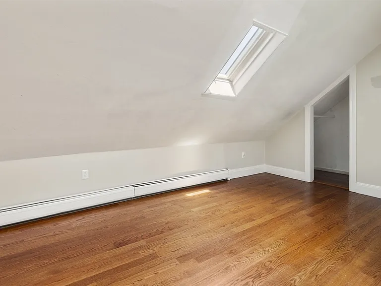 17 Sackville St #3 — Photo 19