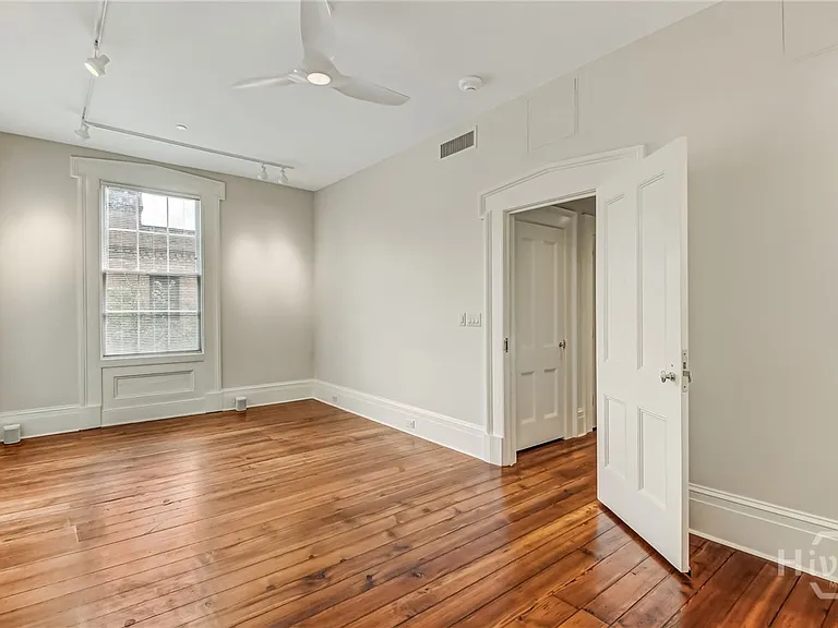31 E Jones St #3 — Photo 15