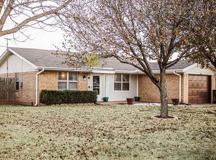 711 Park Plaza Dr, Iowa Park, TX 76367
