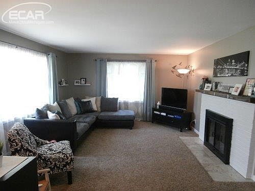 2nd image of 813 Pasadena Dr