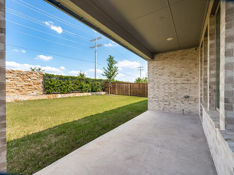 1240 Crescent Ln — Photo 17