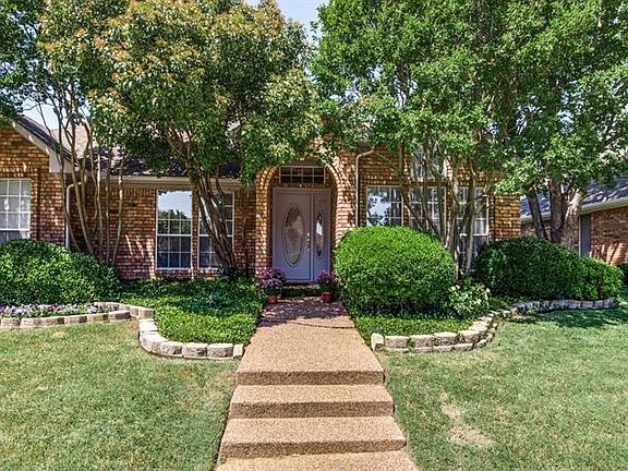 3rd image of 3704 Elizabeth Dr
