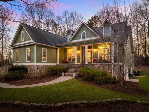 325 Shoals Ln, Clarkesville, GA 30523