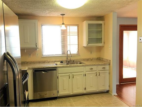 3rd image of 4907 Taos Ln