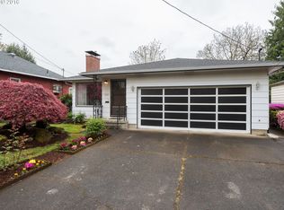 8710 SE Morrison St, Portland, OR 97216