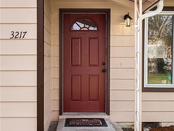 3rd image of 3217 S 296th Pl