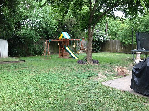 3rd image of 5806 Burr Oak Dr