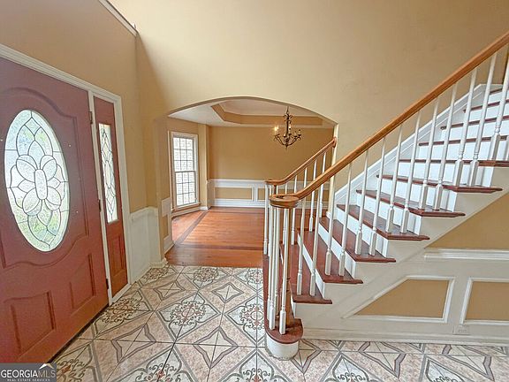 3rd image of 6557 Norcliffe Dr