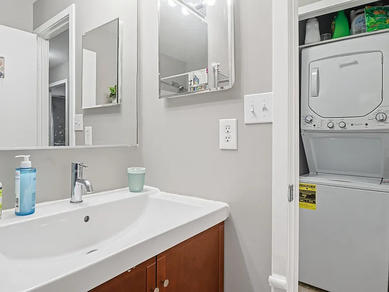 642 S Charles St #R22 — Photo 7