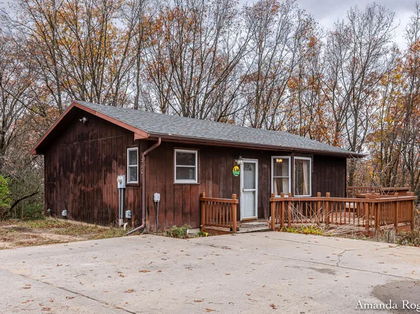 9360 Winslow Dr, Saranac, MI 48881